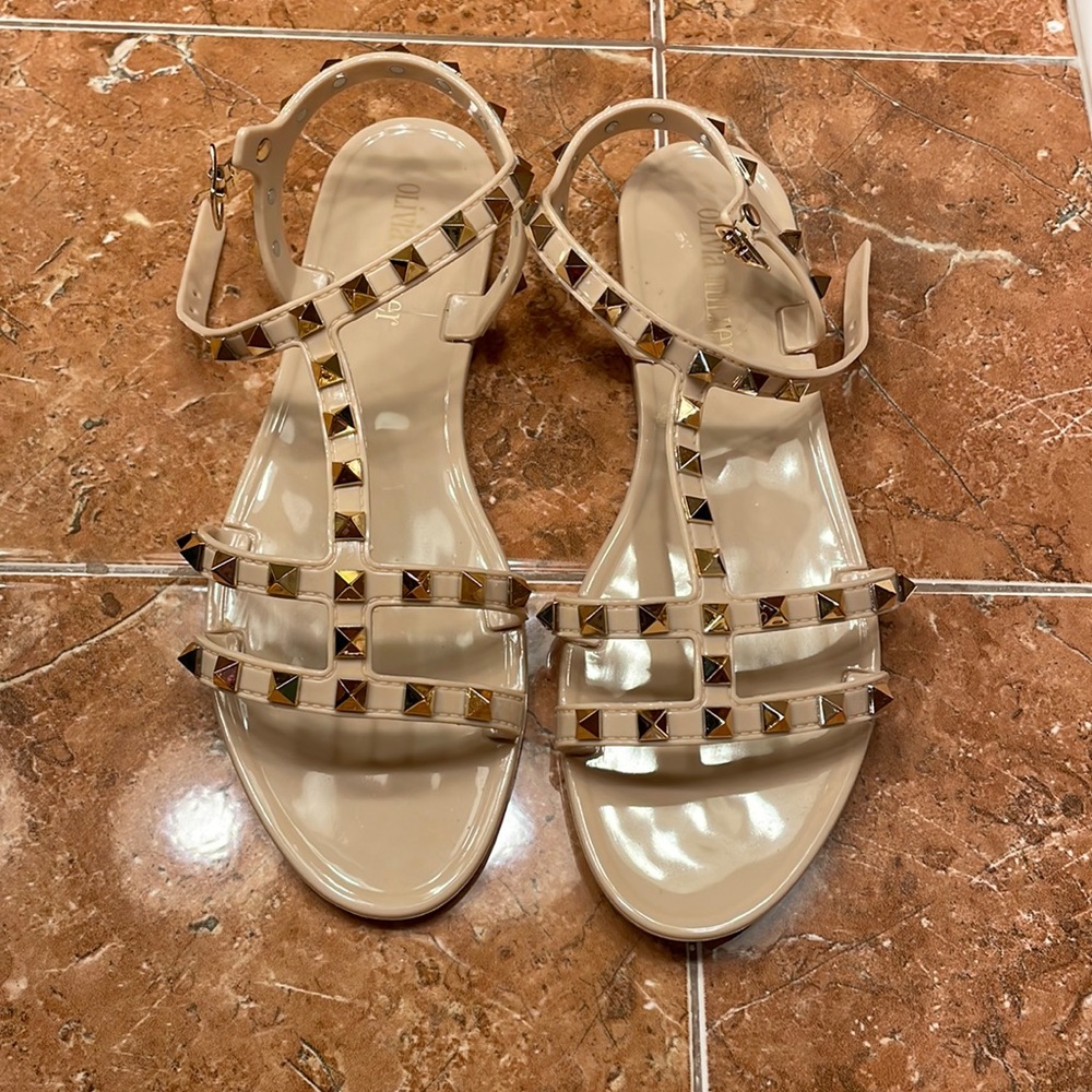 Size 7-7.5 Olivia Miller Jelly Sandals